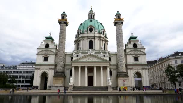 Widok z przodu Karlskirch w Wiedniu, Austria — Wideo stockowe