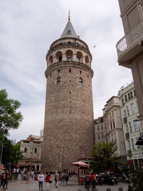İSTANBUL, TURKEY - MAYIS, 22, 2019: İstanbul 'daki tarihi galata kulesinin görüntüleri