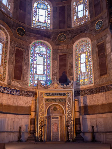ISTANBUL, TÜRKEI - 23. Mai 2019: der Mihrab in der Hagia Sophia Moschee in Istanbul — Stockfoto