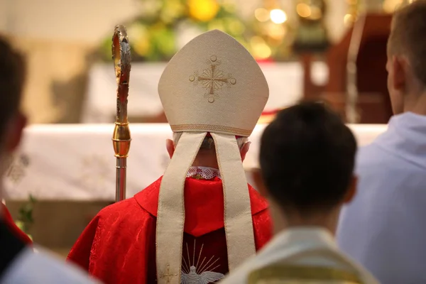 Bispo Celebra Celebração Confirmação — Fotografia de Stock