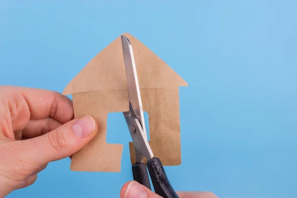 Immobilien Abteilung Konzept Schere Schneidet Papierhaus — Stockfoto