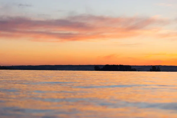 Wunderschöner Sonnenuntergang Über Dem Meer Orange Und Rosa Farben — Stockfoto