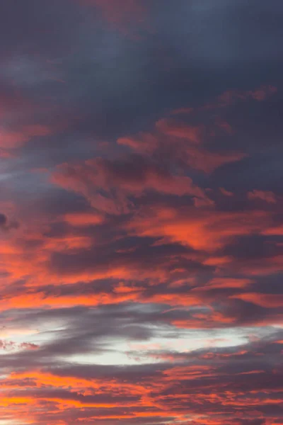 Hermoso Dramático Rosa Nubes Atardecer Fondo — Foto de Stock