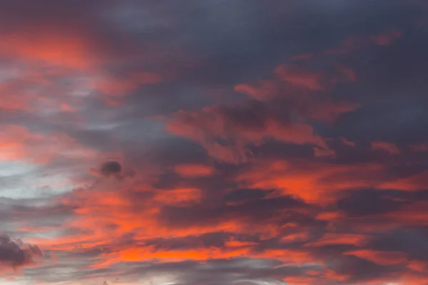 Hermoso Dramático Rosa Nubes Atardecer Fondo — Foto de Stock