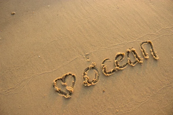 Symbole Coeur Sur Sable Plage Amour Océan Concept — Photo