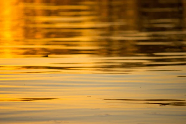 Fond Eau Dans Lumière Coucher Soleil Coloré — Photo