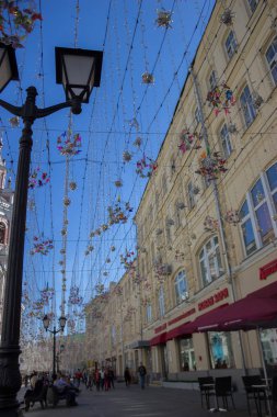 süslemeleri ile eski sokak