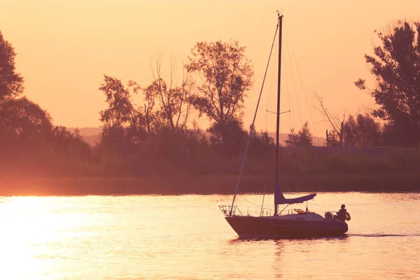 Beautiful Sunset Distant Sailboat Sailing River — Stock Photo, Image