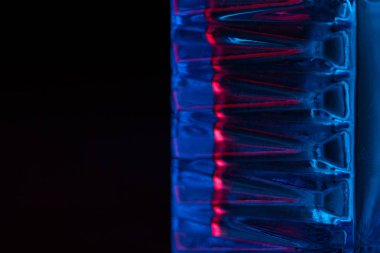 neon ışık arka plan. mavi ve kırmızı