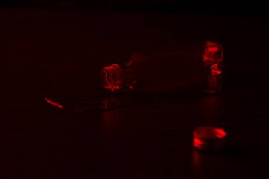 Şişe zehir neon ışık karteli. kopya alanı