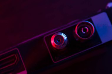 bazı elektronik malzeme neon ışık yakın çekim
