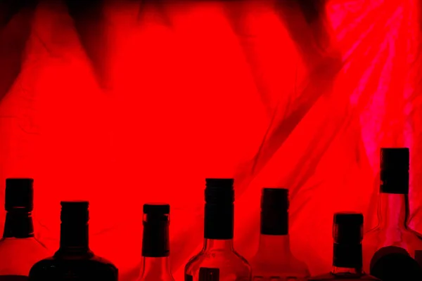 Botella Alcohol Fondo Rojo Copiar Ritmo — Foto de Stock