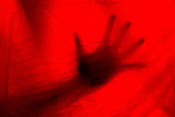 Hads Behand Tende Rosse Horror Halloween Concetto — Foto Stock