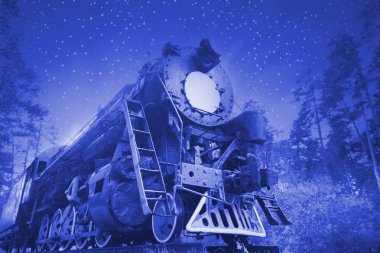 Geceleri Retro eski lokomotif. Vintage Tren