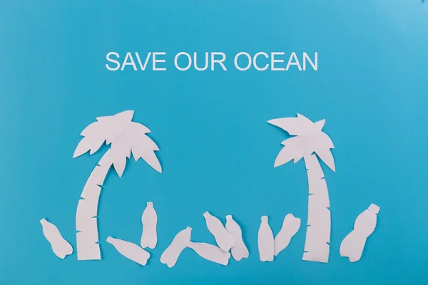 Conceito Poluição Oceânica Garrafas Plástico Praia Corte Papel — Fotografia de Stock