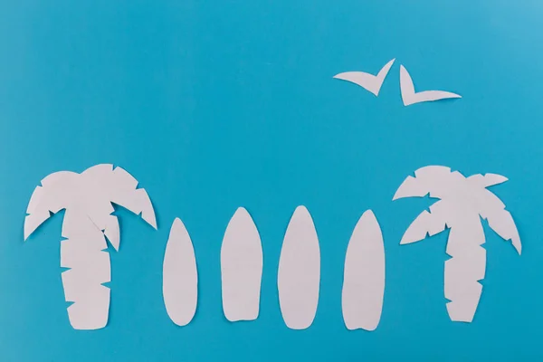 Surf Koncepcja Obraz Desek Surfingowych Palm Drzew Cięcia Papieru — Zdjęcie stockowe