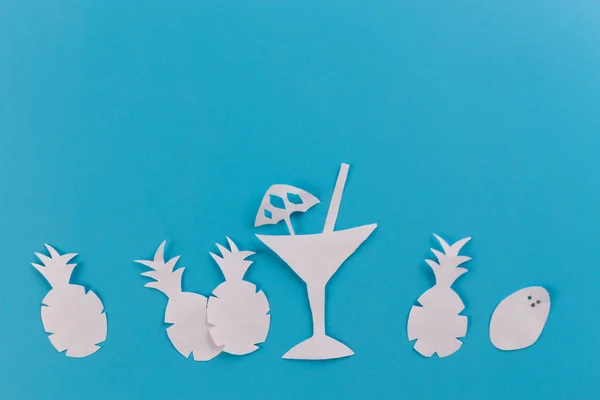 Plage Cocktail Concept Image Papier Découpé Sur Fond Bleu — Photo