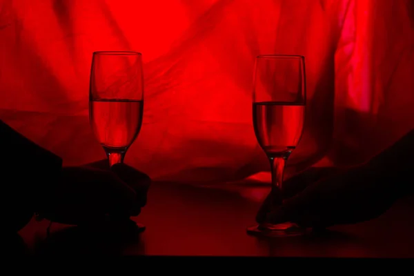Oslavte svatbu nebo Valentine šampaňským — Stock fotografie