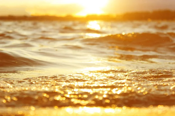 Sonnenuntergang im Wasser — Stockfoto