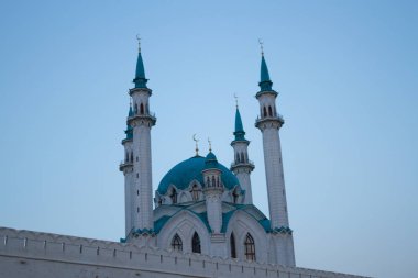 alacakaranlıkta cami