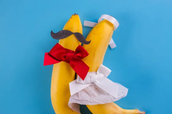 Два банановых персонажа — стоковое фото