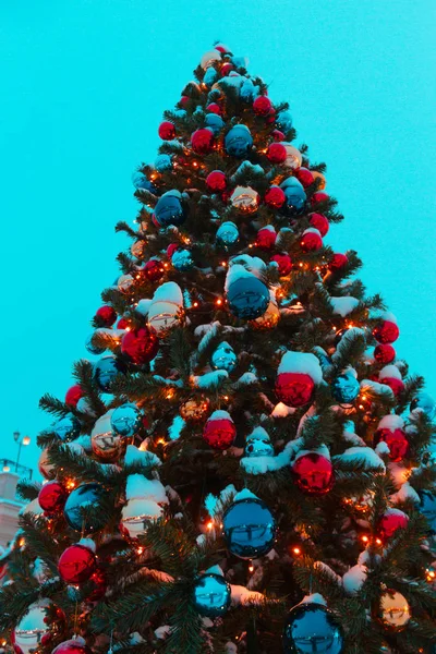 Imagen borrosa de un árbol de Navidad — Foto de Stock