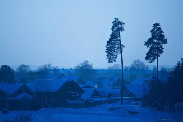 Paysage nocturne et station de ski — Photo