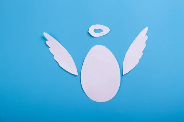 Смішний яєчний персонаж з крилами — стокове фото