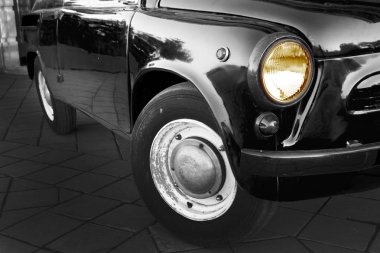 Siyah mafya arabası