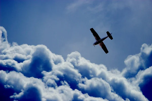 Plane in the air — Stock Photo, Image