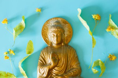 Bronz renkli Buda heykelciği