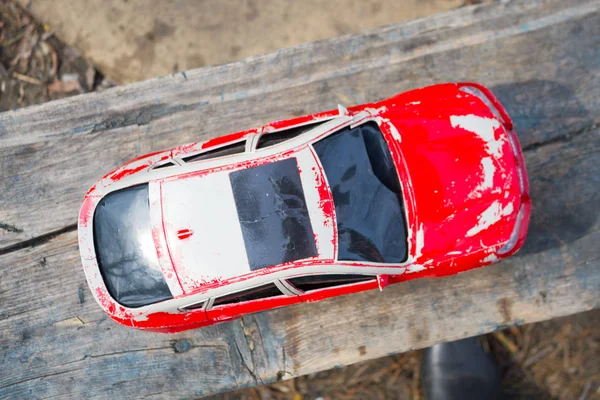 Voiture jouet rouge — Photo