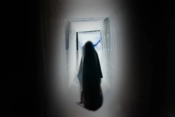Fantasma in qualche luogo misterioso — Foto Stock
