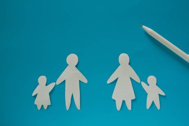 Çocuklu kağıt aile çift