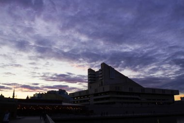 Kazan şehrinde sokakta gün batımı