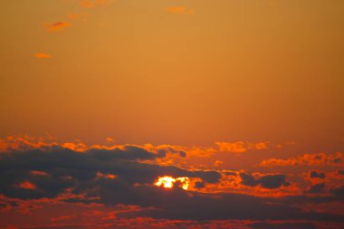 gündoğumu veya günbatımı