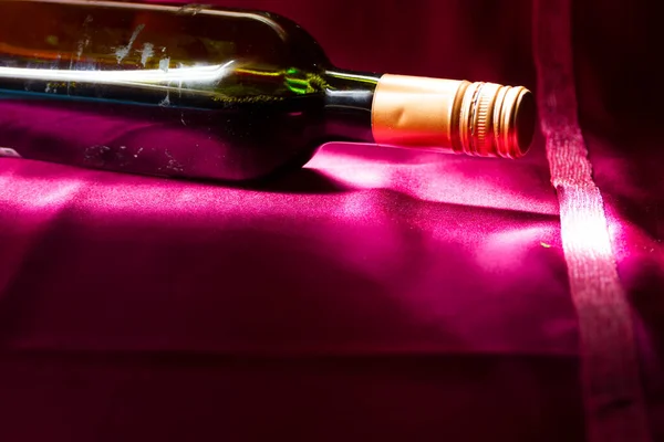 Скляна пляшка вина — стокове фото