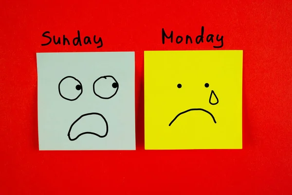 Воскресенье глядя на понедельник — стоковое фото