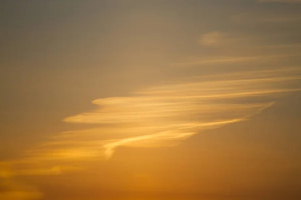 美しい雲の背景 日没または日の出 — ストック写真