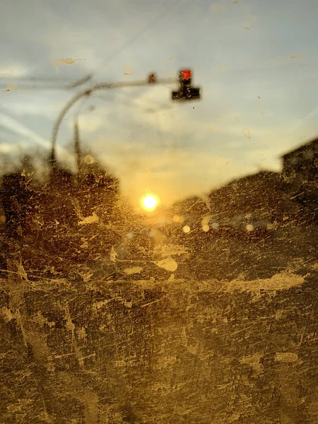 Rozmazaný Obraz Ulice Dopravní Sluneční Svit Převzato Okna Auta — Stock fotografie
