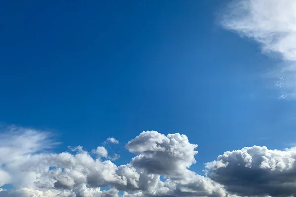 Blanc Claque Sur Ciel Bleu Paysage Nuageux — Photo