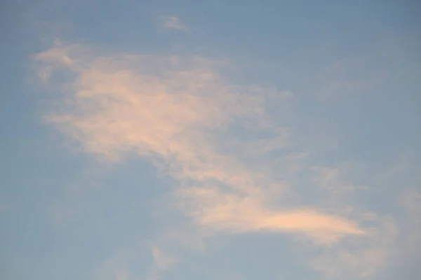 美しい雲の背景 日没または日の出 — ストック写真