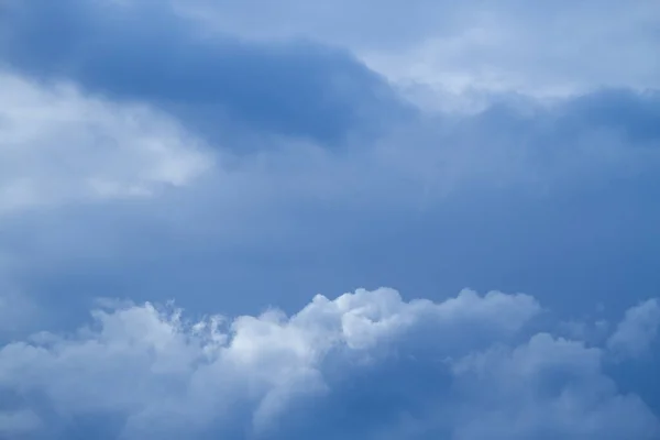嵐の雲の背景 劇的な空 — ストック写真