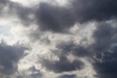 Fırtınalı bulutlar. Dramatik gökyüzü