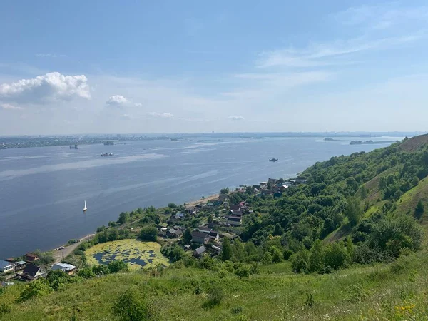 Byn Kullen Vid Floden — Stockfoto