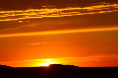 Kıyı şeridi kayalık. Manzara. Deniz Burnu