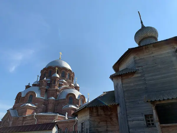 Dřevěné Cihlové Ruské Kostely — Stock fotografie