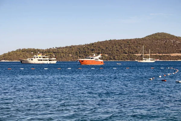 Πολυτελή Σκάφη Που Σταθμεύουν Στον Κόλπο Turkbuku Στη Χερσόνησο Bodrum — Φωτογραφία Αρχείου