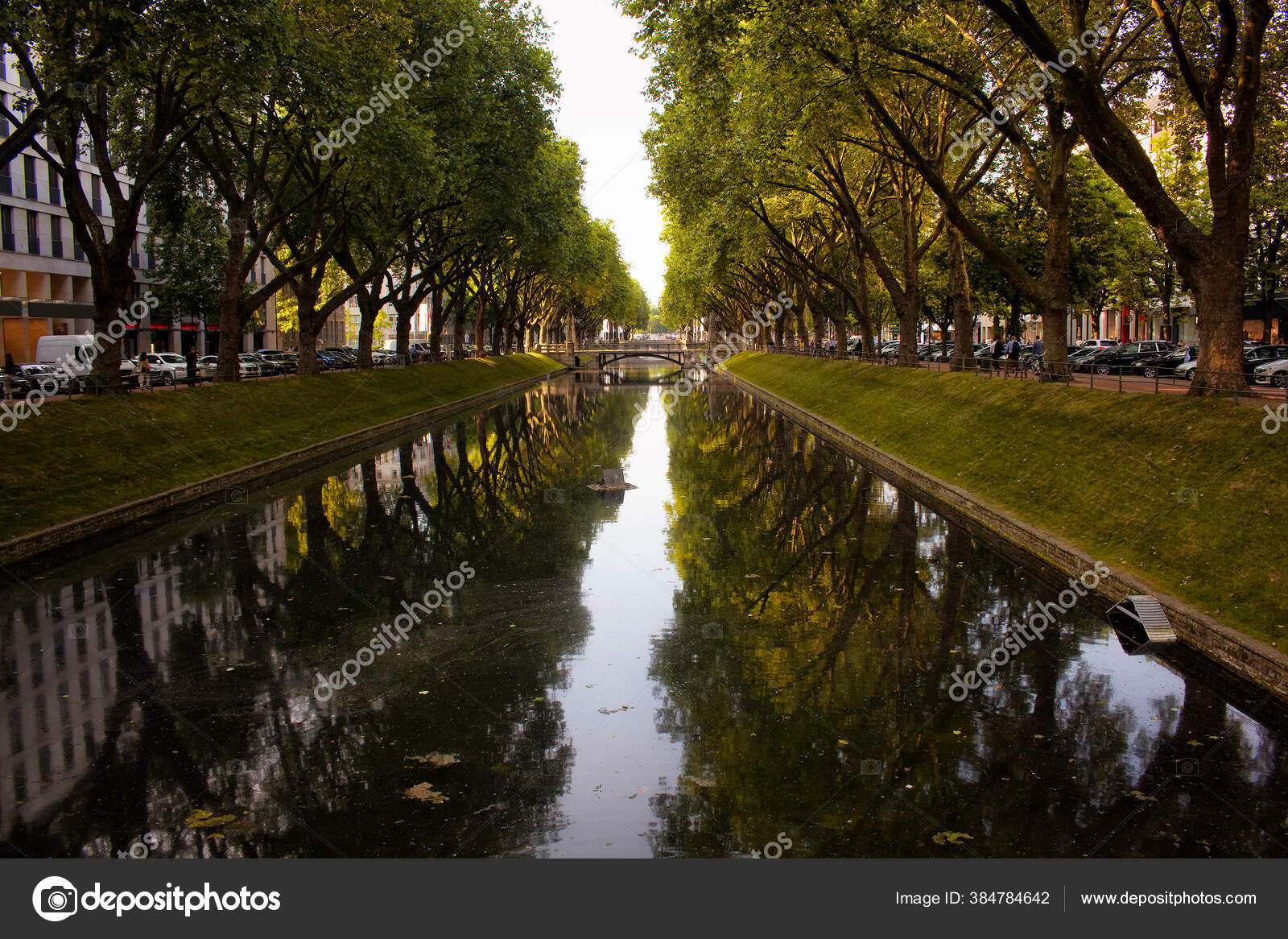 Famous Beautiful Tourist Attraction Dusseldorf Konigsallee Urban