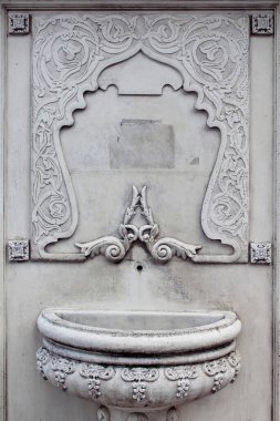 İstanbul 'daki Osmanlı İmparatorluğu döneminden kalma tarihi bir çeşme..